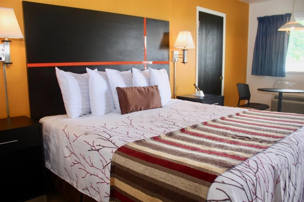 Chaparral Motor Inn Main image