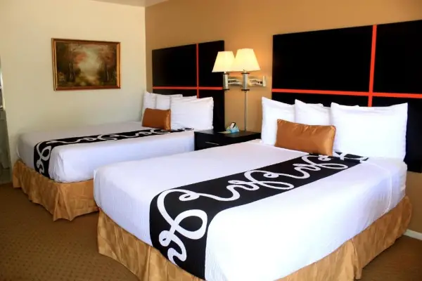 Chaparral Motor Inn 8