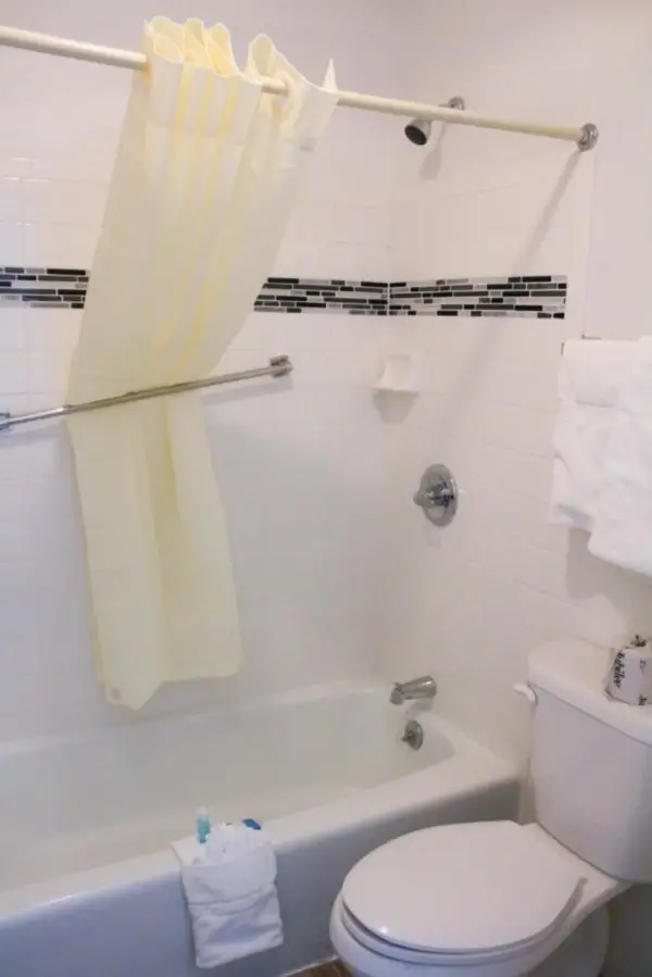 Chaparral Motor Inn 9
