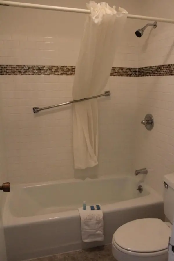 Chaparral Motor Inn 10