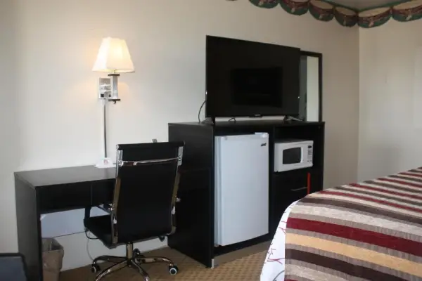 Chaparral Motor Inn 5